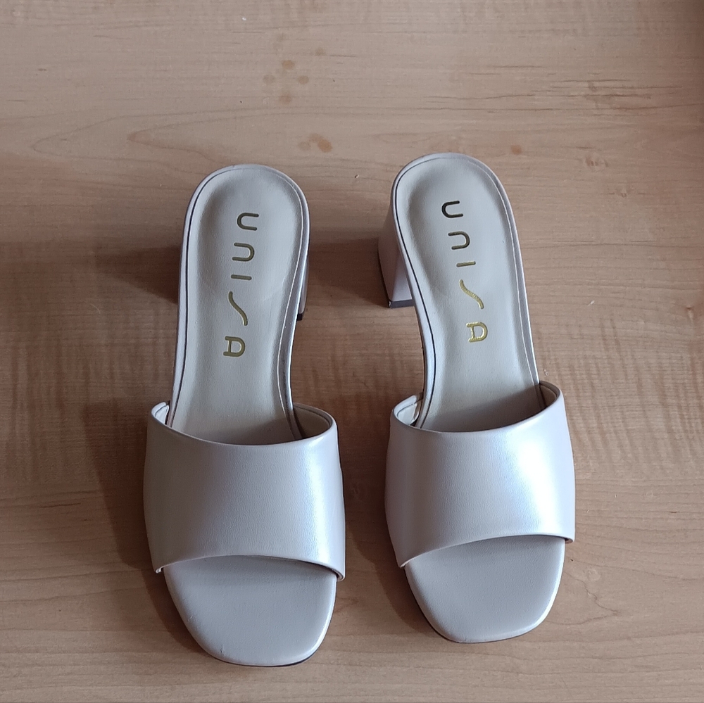 Unisa sandals/ big girl shoes size 5 1/2M (5 and half)